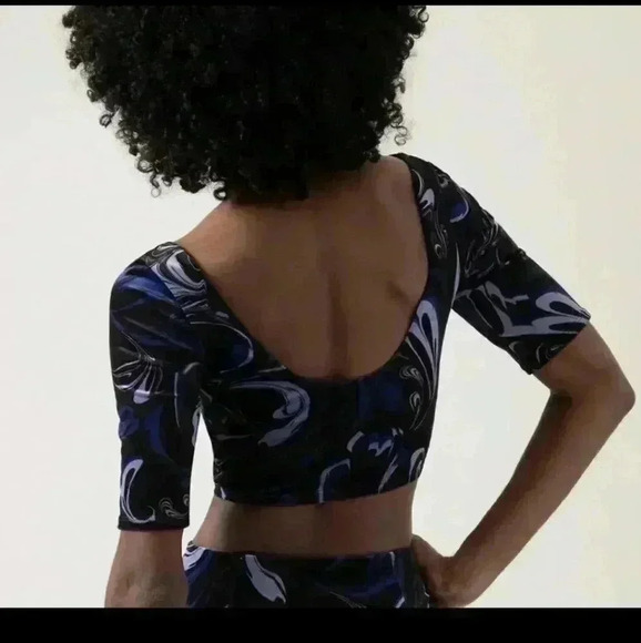 NWT ATHLETA Sport CROP top velvet texture size small support inside the shirt - Picture 3 of 15